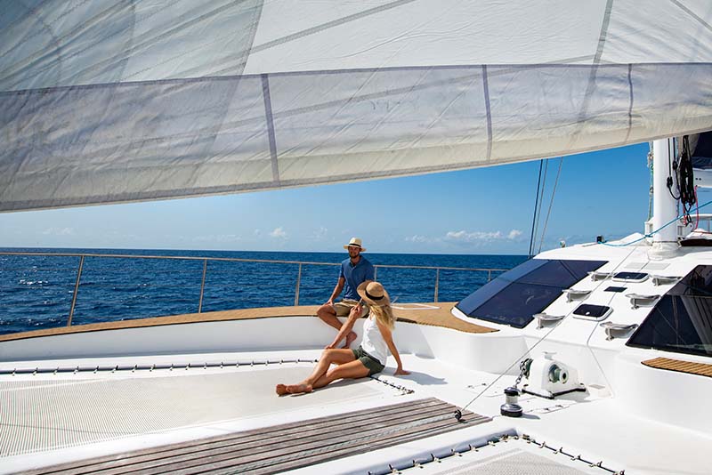 1 Outer Reef Snorkel Tour – Catamaran
